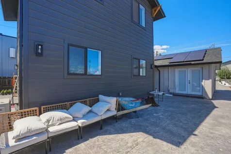 124 W Antler Avenue Redmond OR 97756
