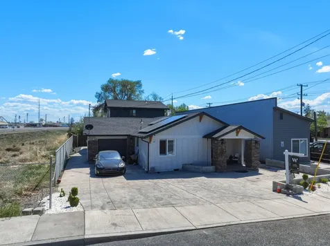 124 W Antler Avenue Redmond OR 97756