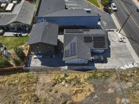 124 W Antler Avenue Redmond OR 97756