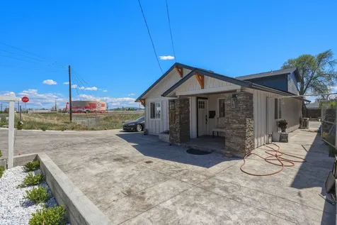 124 W Antler Avenue Redmond OR 97756