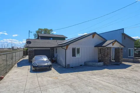 124 W Antler Avenue Redmond OR 97756
