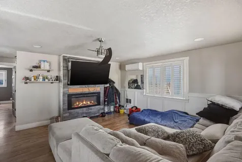 124 W Antler Avenue Redmond OR 97756