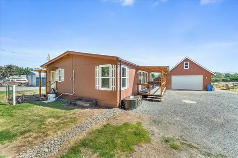 1807 Rounds Avenue Grants Pass OR 97527