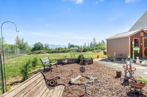 1807 Rounds Avenue Grants Pass OR 97527