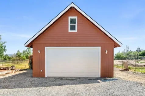 1807 Rounds Avenue Grants Pass OR 97527