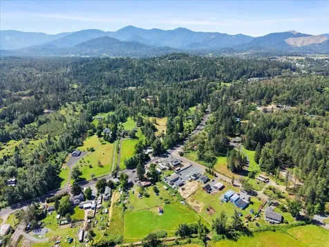 1807 Rounds Avenue Grants Pass OR 97527