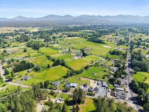 1807 Rounds Avenue Grants Pass OR 97527