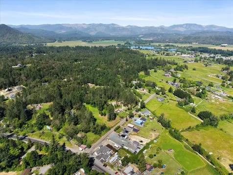 1807 Rounds Avenue Grants Pass OR 97527
