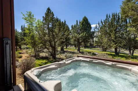 1144 Highland View Loop Redmond OR 97756