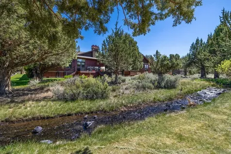 1144 Highland View Loop Redmond OR 97756