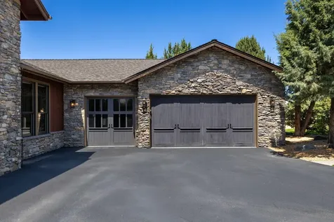 1144 Highland View Loop Redmond OR 97756
