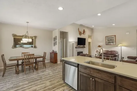 2933 NW Hemlock Lane Redmond OR 97756