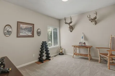 2933 NW Hemlock Lane Redmond OR 97756