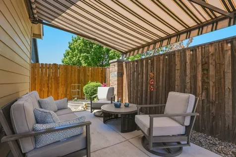 2933 NW Hemlock Lane Redmond OR 97756