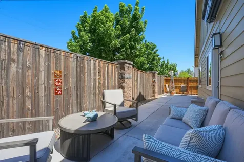 2933 NW Hemlock Lane Redmond OR 97756