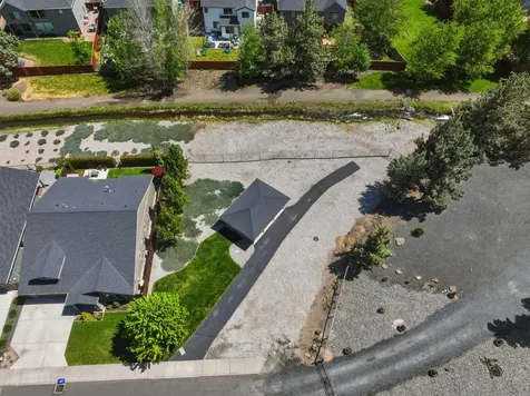 2933 NW Hemlock Lane Redmond OR 97756