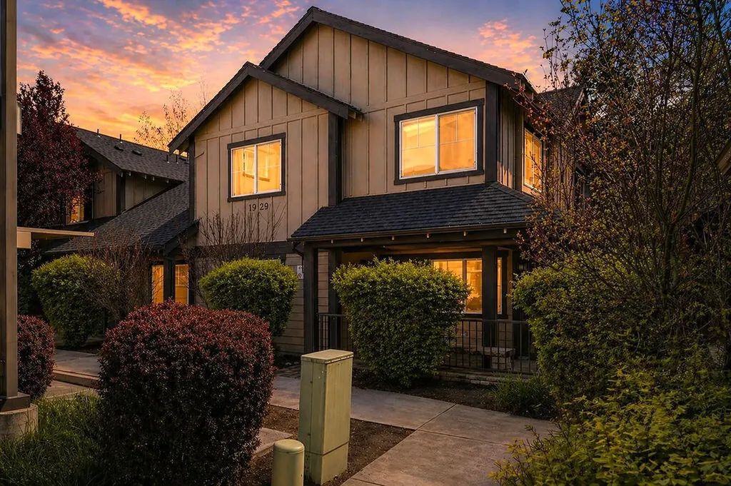 1929 NW Monterey Pines Drive Bend OR 97703