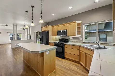 869 NW Rimrock Drive Redmond OR 97756