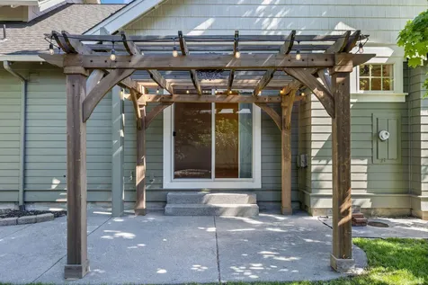 869 NW Rimrock Drive Redmond OR 97756