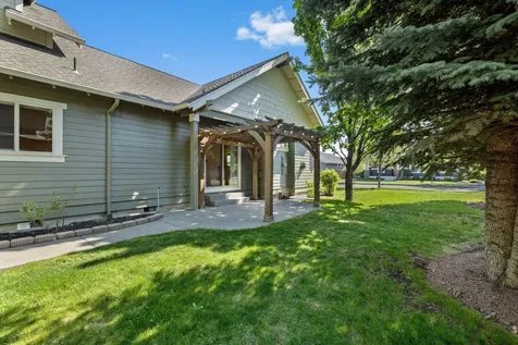 869 NW Rimrock Drive Redmond OR 97756