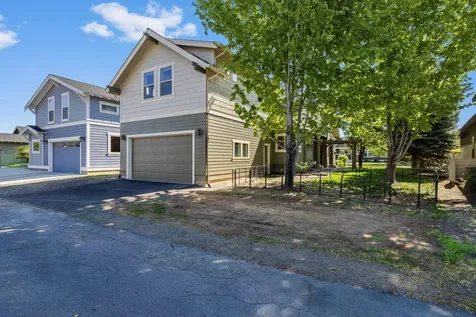 869 NW Rimrock Drive Redmond OR 97756