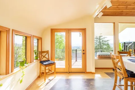 1710 NE Hillcrest Lane Grants Pass OR 97526