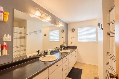 1710 NE Hillcrest Lane Grants Pass OR 97526