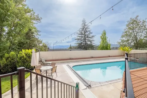 1710 NE Hillcrest Lane Grants Pass OR 97526
