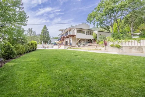 1710 NE Hillcrest Lane Grants Pass OR 97526