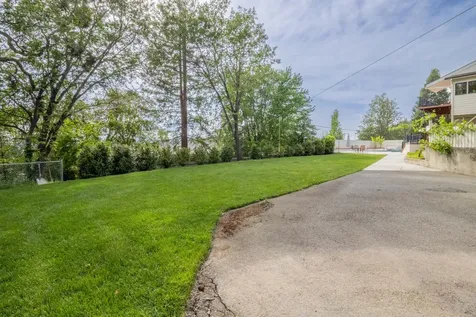 1710 NE Hillcrest Lane Grants Pass OR 97526