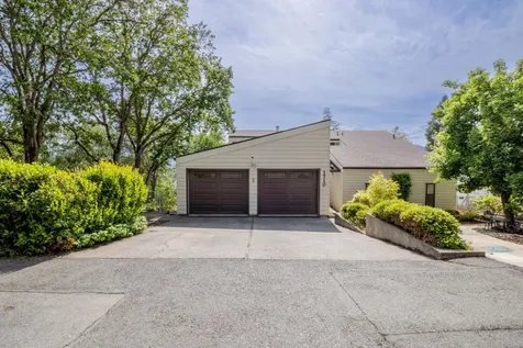 1710 NE Hillcrest Lane Grants Pass OR 97526