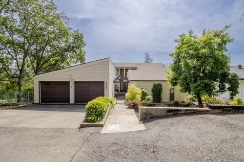 1710 NE Hillcrest Lane Grants Pass OR 97526