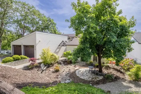 1710 NE Hillcrest Lane Grants Pass OR 97526