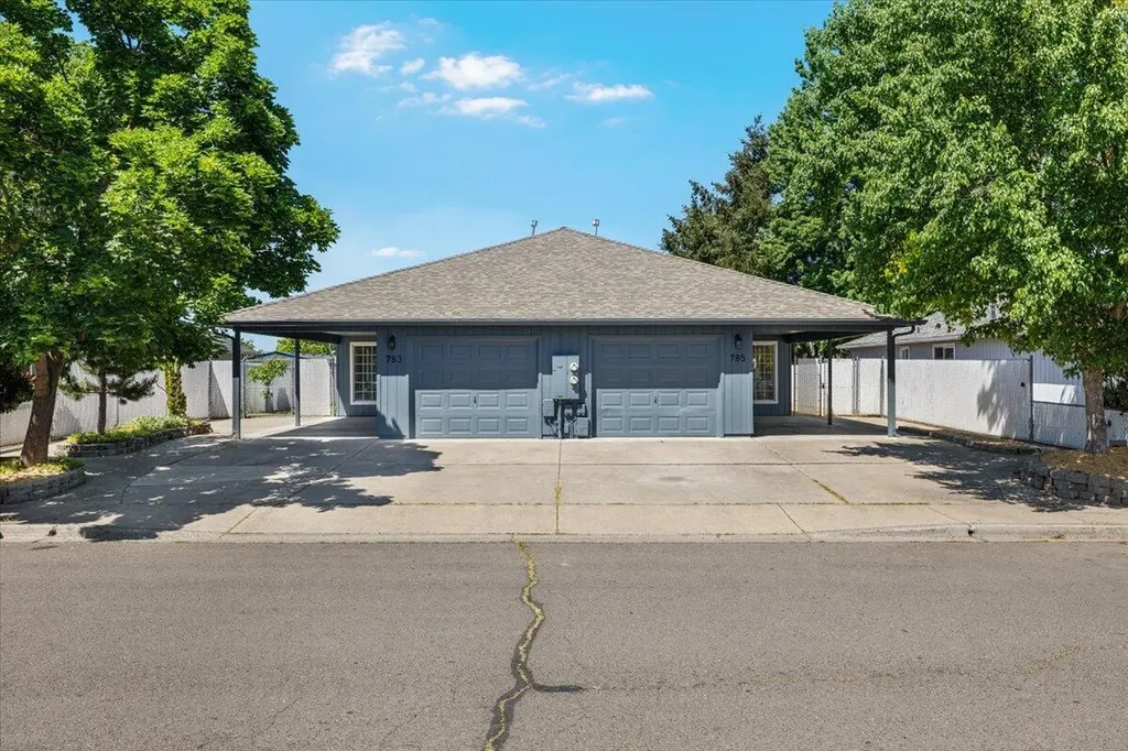 783 Columbine Way Central Point OR 97502