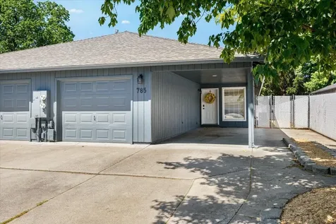 783 Columbine Way Central Point OR 97502