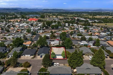 783 Columbine Way Central Point OR 97502