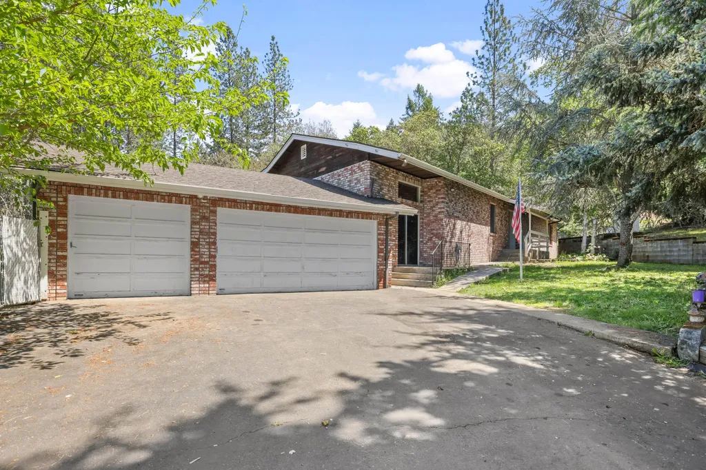 301 Red Spur Drive Grants Pass OR 97527