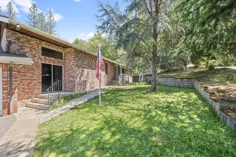 301 Red Spur Drive Grants Pass OR 97527