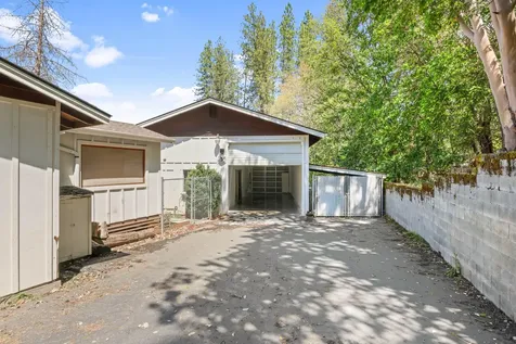 301 Red Spur Drive Grants Pass OR 97527