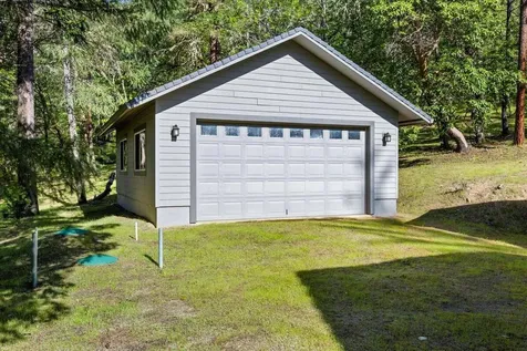 2267 Old Military Road Central Point OR 97502
