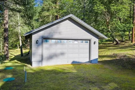 2267 Old Military Road Central Point OR 97502