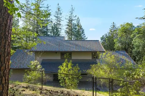 2267 Old Military Road Central Point OR 97502