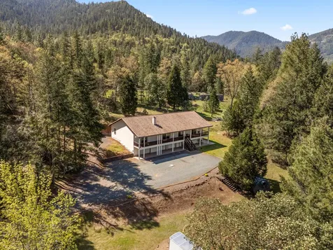 2295 W Evans Creek Road Rogue River OR 97537