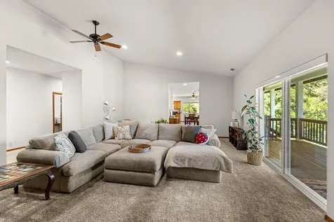 2295 W Evans Creek Road Rogue River OR 97537