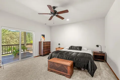 2295 W Evans Creek Road Rogue River OR 97537