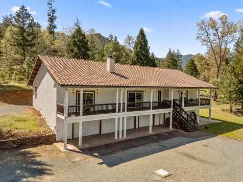 2295 W Evans Creek Road Rogue River OR 97537