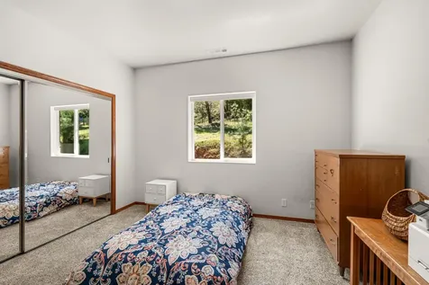 2295 W Evans Creek Road Rogue River OR 97537