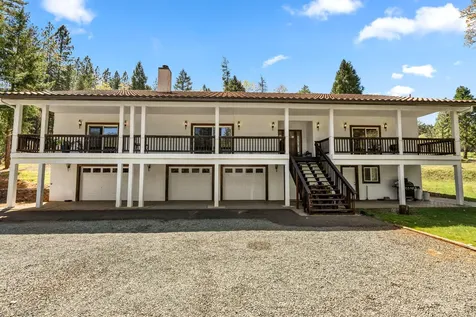 2295 W Evans Creek Road Rogue River OR 97537