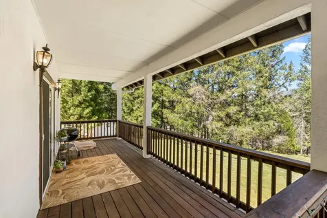 2295 W Evans Creek Road Rogue River OR 97537