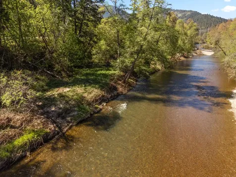 2295 W Evans Creek Road Rogue River OR 97537